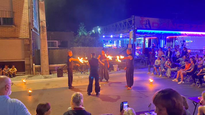 Lezaar Brulee (Sarakasi) met een topact op Bellekermis 2024