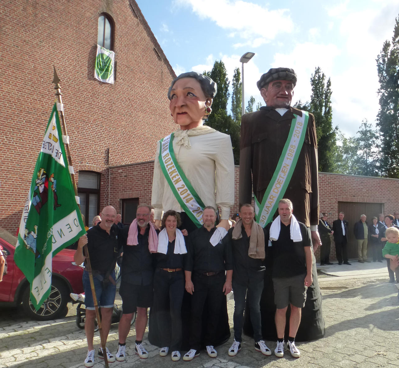 Belse Reuzen Rozeken en Doetjen en hun reuzendragers