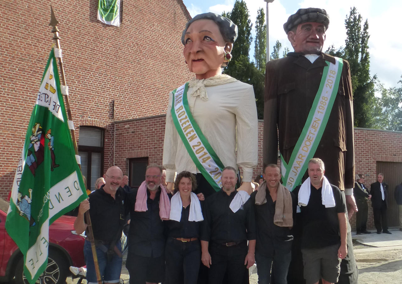 Een reuzenstoet fleurt Belle kermis op sinds de jaren 80